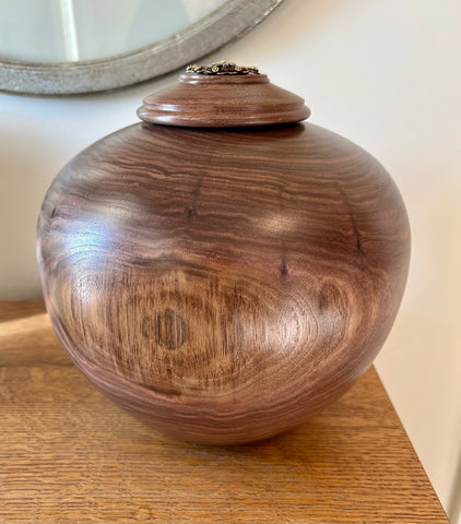 Walnut Individual Size Urn With Screw On Lid
