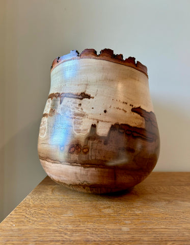 Red Gum with Bark Edge Individual Size Urn With Screw On Lid