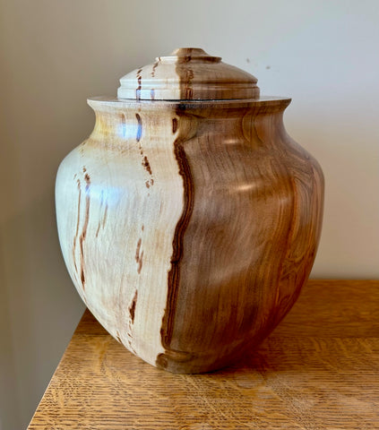 Red Gum Individual Size Urn With Screw On Lid