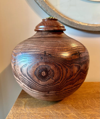 Ash Individual Size Urn With Screw On Lid