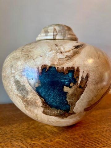 Curly Maple Individual Size Urn With Screw On Lid