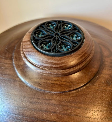 Catalpa Individual Size Urn With Screw On Lid