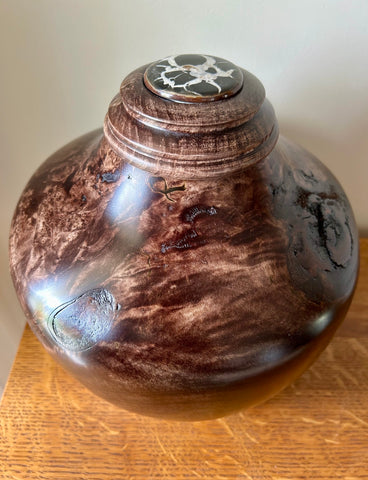 Maple Burl Individual Size Urn With Screw On Lid