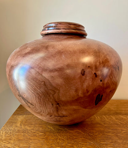 Maple Individual Size Urn With Screw On Lid