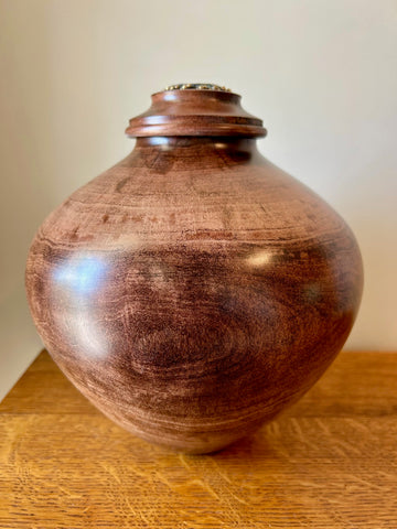 Red Gum Individual Size Urn With Screw On Lid