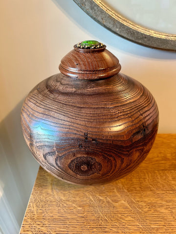 Ash Individual Size Urn With Screw On Lid